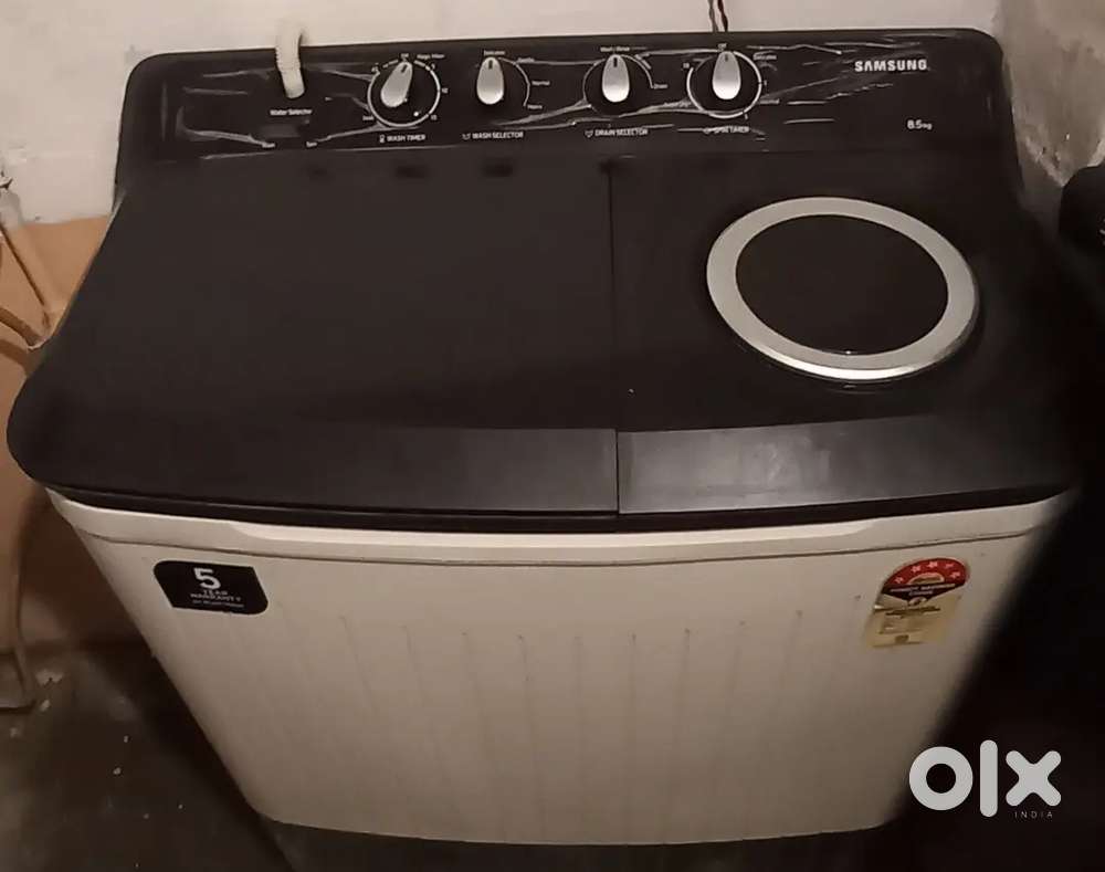 Samsung semi-automatic 8.5 kg machine.
