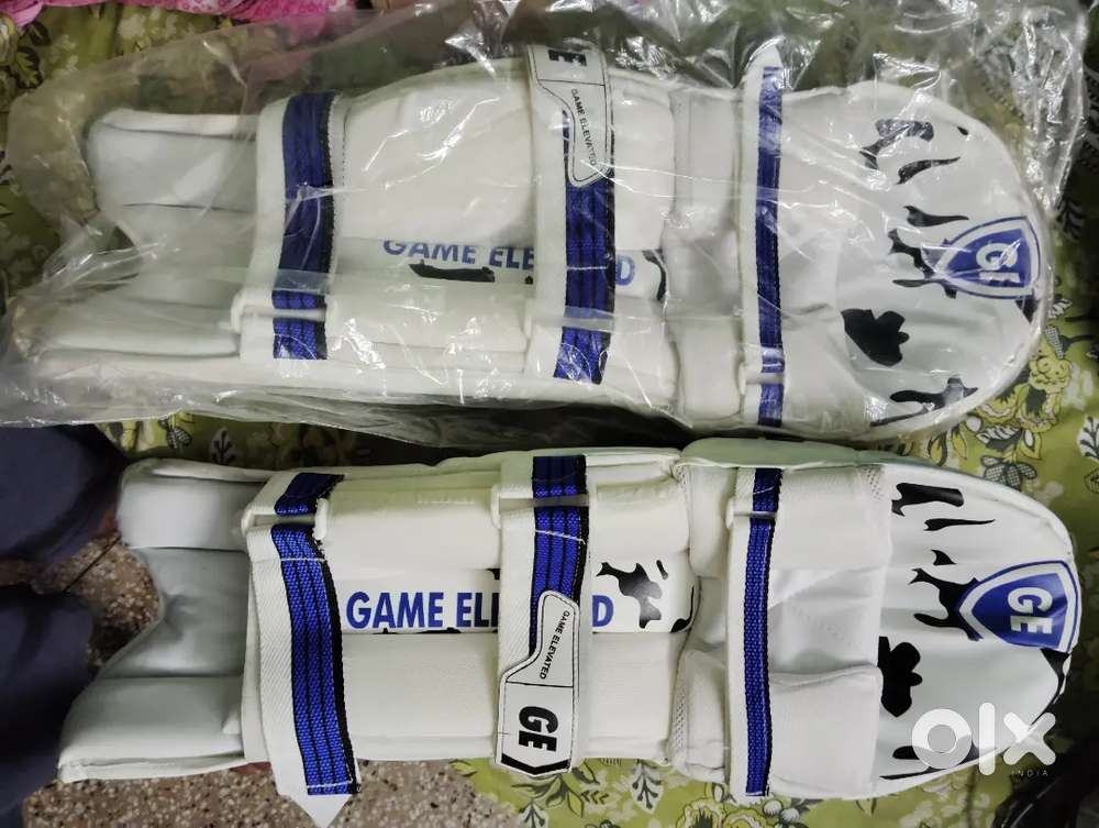 New Pads and thigh guard with free kitbag