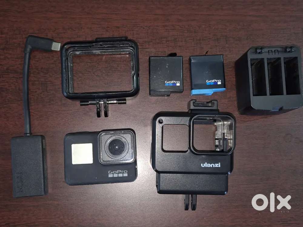 Gopro hero 7 black with all accessories in good condition