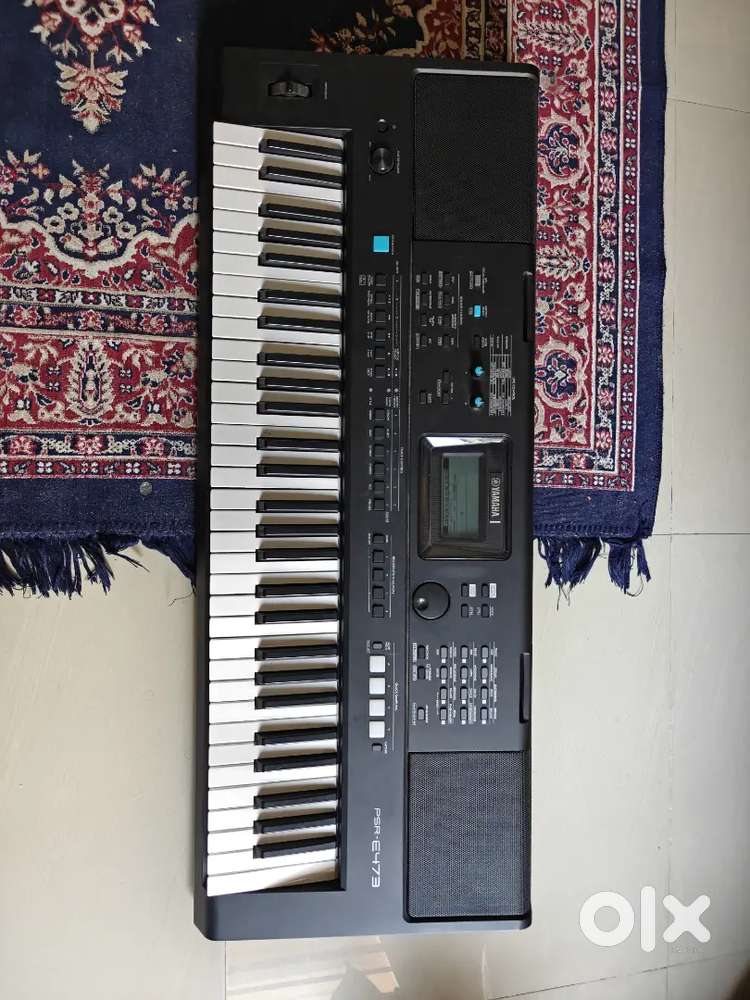 Yamaha E473 Keyboard