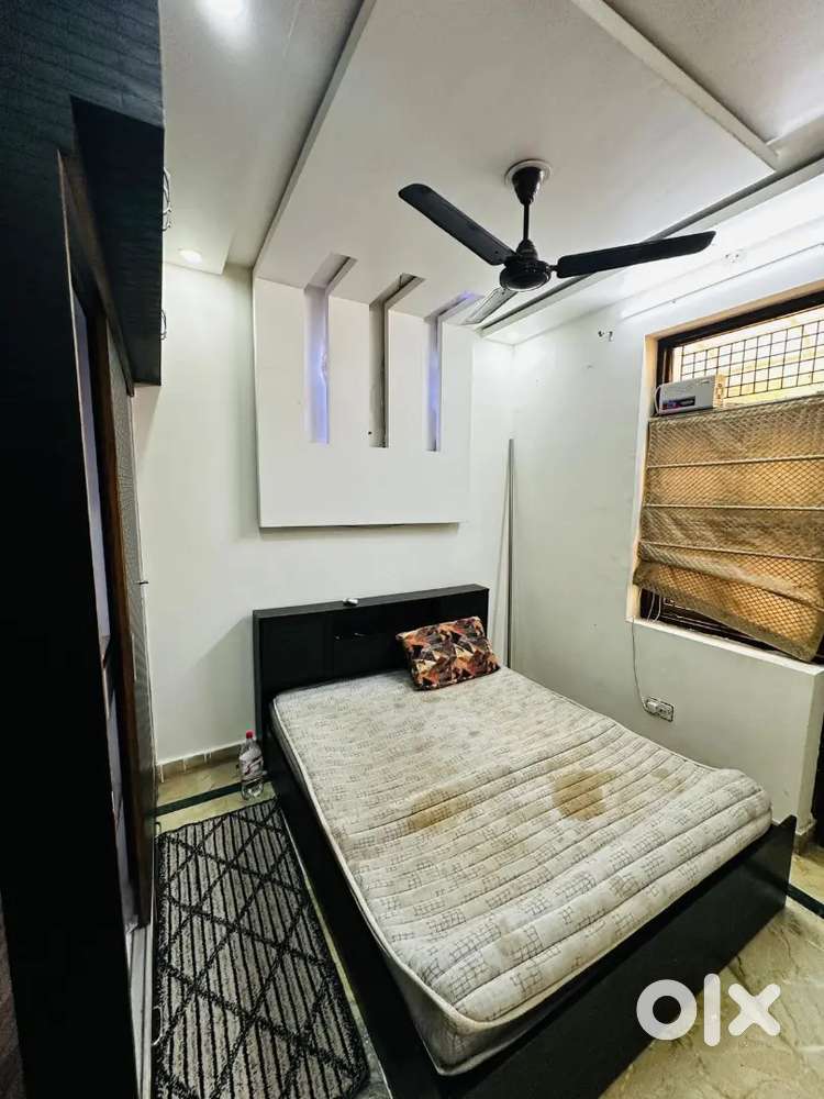 3bhk  furnished flat for rent near uttam nagar West  metro waking