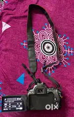 Canon 200 D