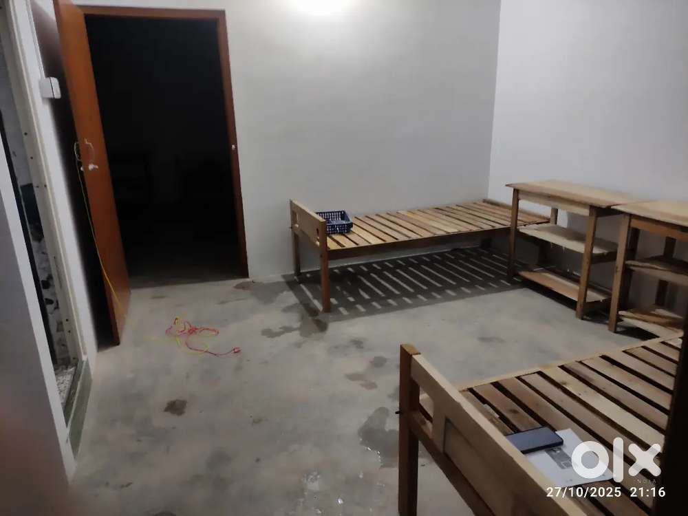 Self cook pg for girls