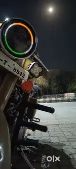 Royal Enfield 500cc Powerful Engine with Powerful Light Setup..