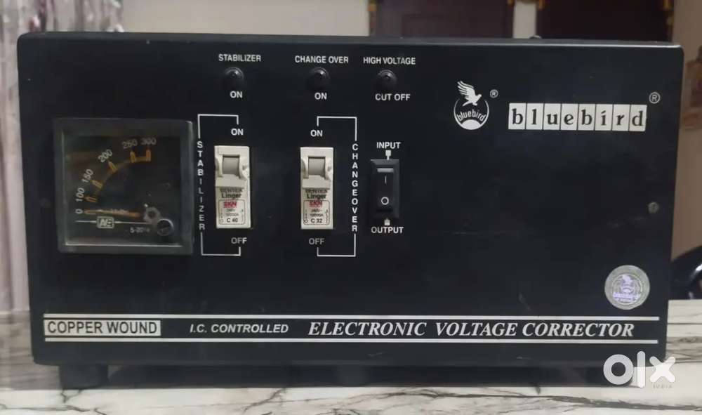 Electronic voltage corrector