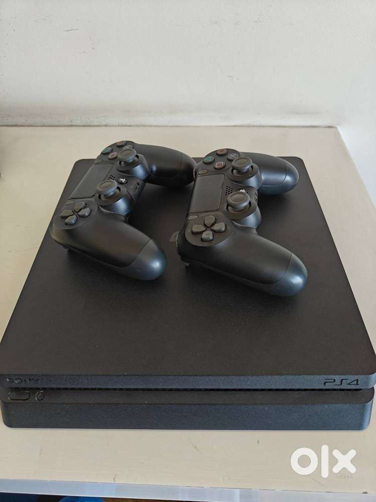 Sony PlayStation 4 (slim)