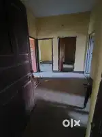 3BHK well ventilated flat with seperate entrnce available at 1st floor