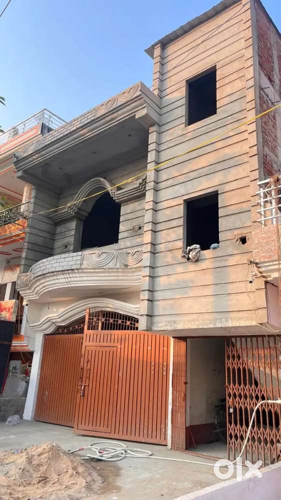 To let for 3000 square feet main road location