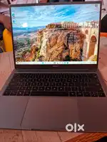 SELLING LAPTOP
