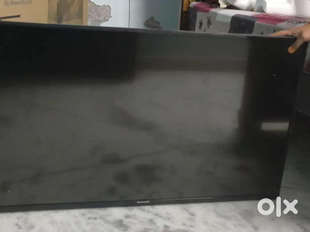 Skyworth 43 inches tv
