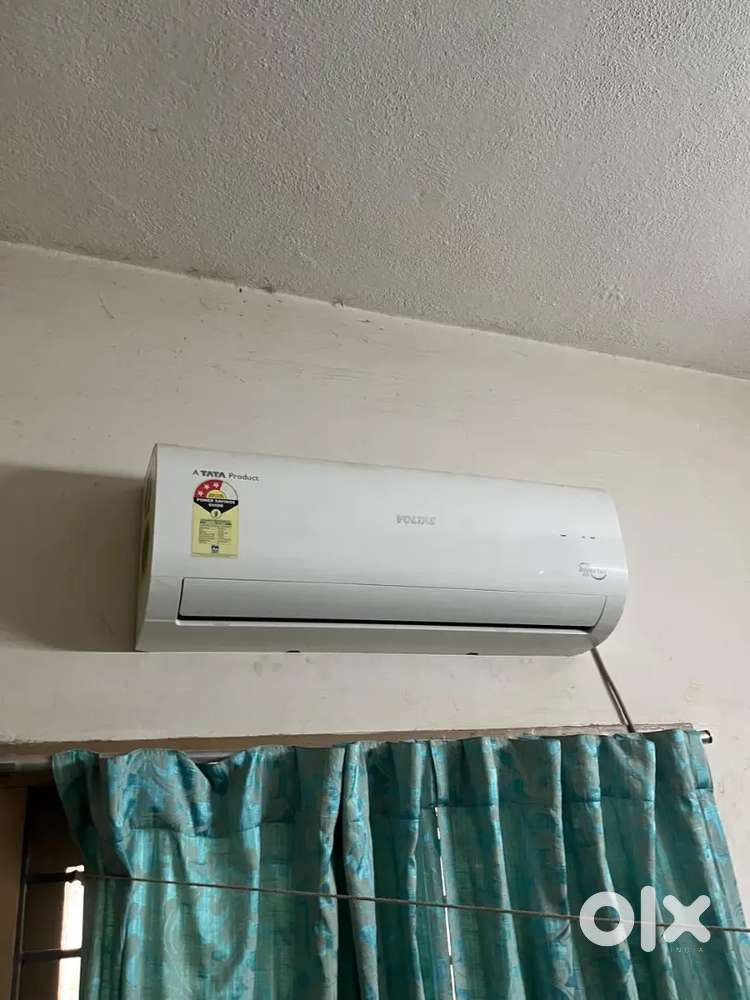 1 ton AC for immediate sale