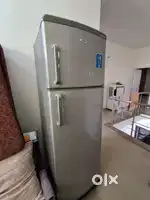 Double door good condition fridge