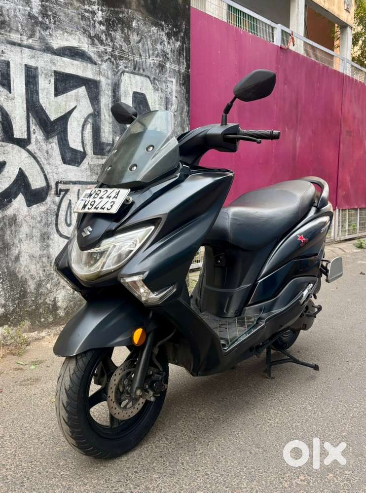 Suzuki burgman 125 bs6 2020 end only 19000 km driven
