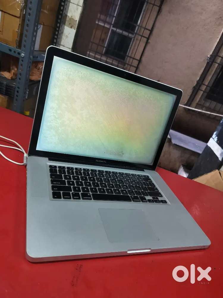 Apple macbook pro A1286 model laptop display not working