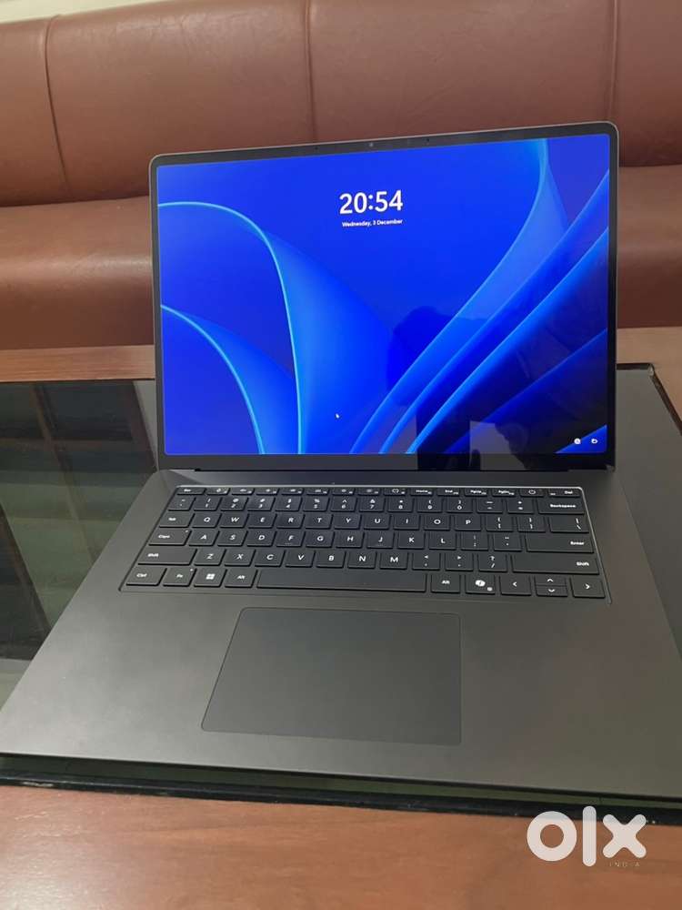 Urgent sale!!! 50% off Microsoft surface 7th edition 1tb/64gb