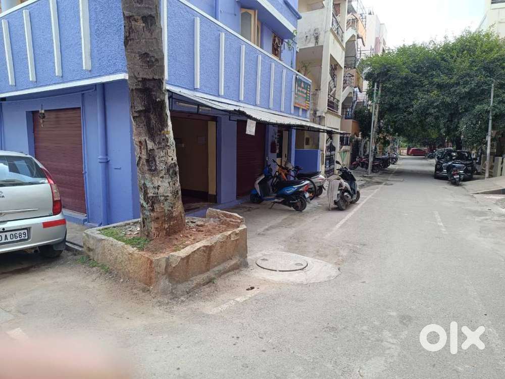 Corner shop for rent