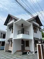 Paravur junction new villa project london style luxury house