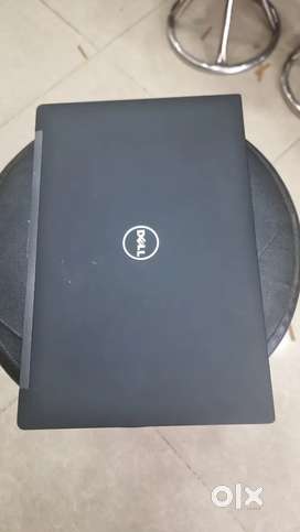 DEL LATITUDE i7 7th generation 8gb 256gb with box bag and charger