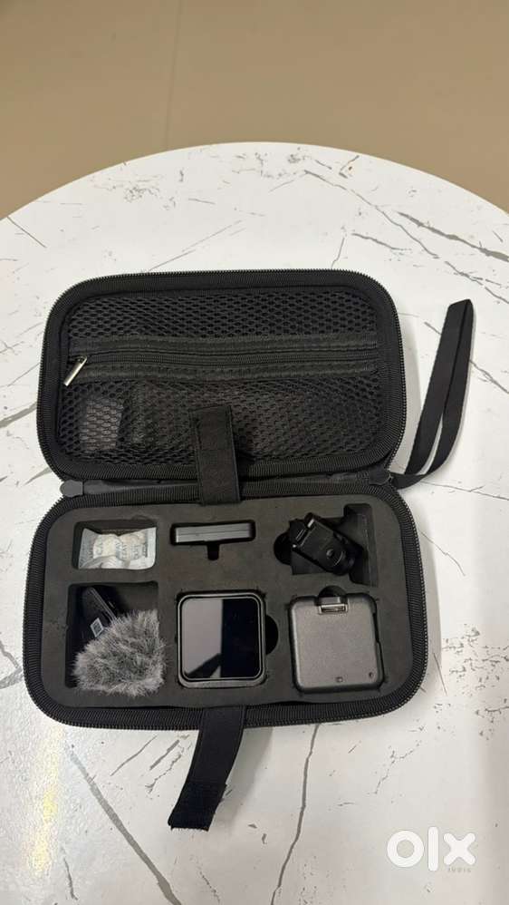 DJI ACTION 2 with case nd mike