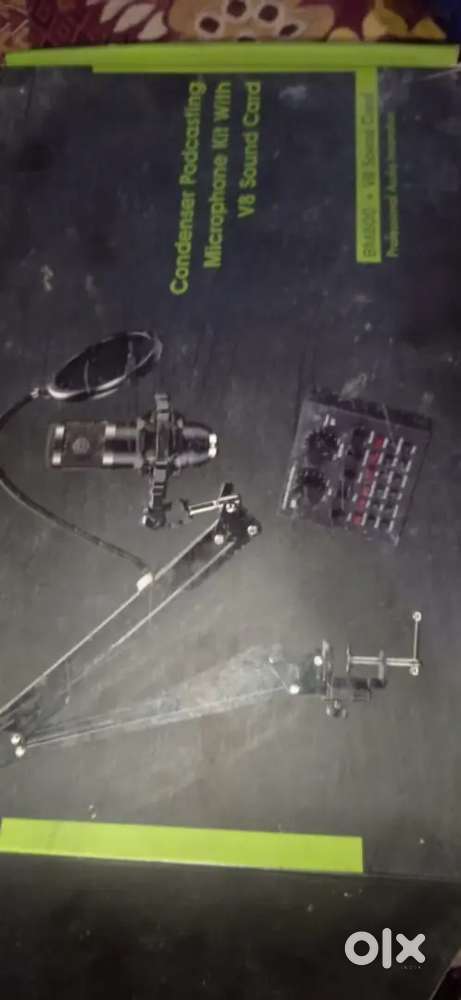 V8 sound card studio mic