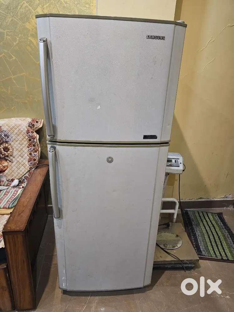 Samsung fridge 250 Ltr