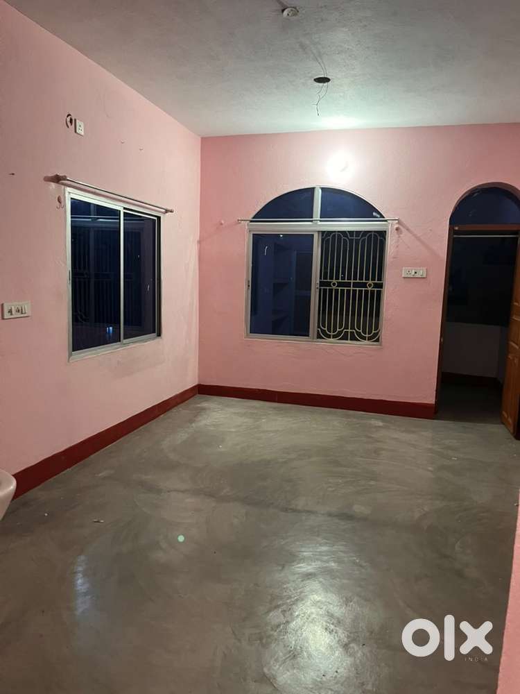1 Big room of 17*12 and attached bathroom and kitchen seprate