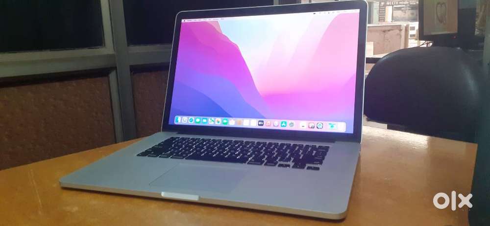 MacBook Pro Core i7 // 16 GB RAM // 256 GB SSD For Sell