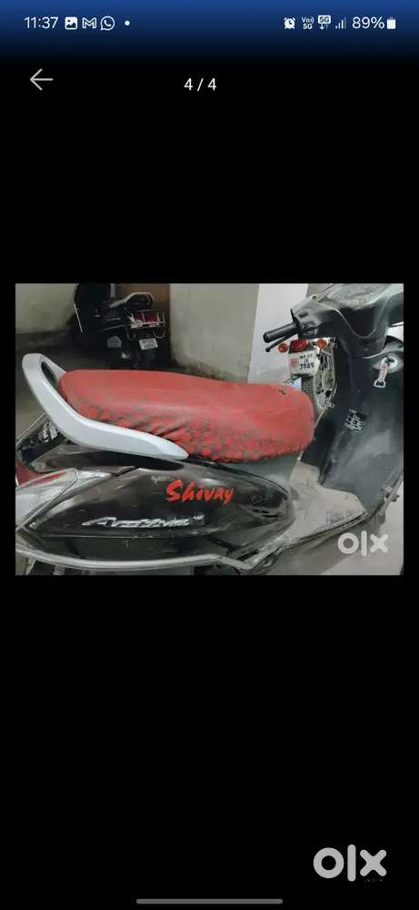 Gadi ek hath chali hai