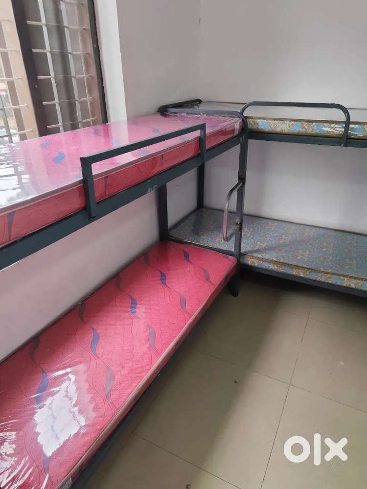 Gents PG Anjumana Daily/Monthly Rent Nr OberonMall Anjumana