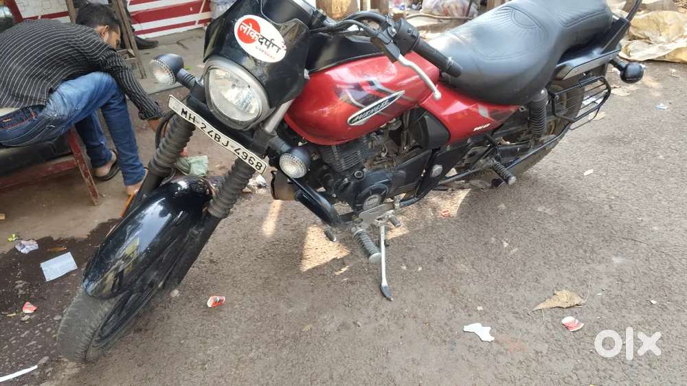 Avenger 160 bike