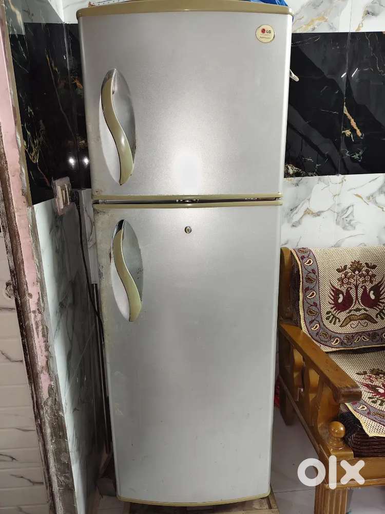 Fridge/cooler/almirah