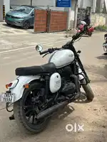 2022 jawa 42 dual chanel abs , less driven , company service