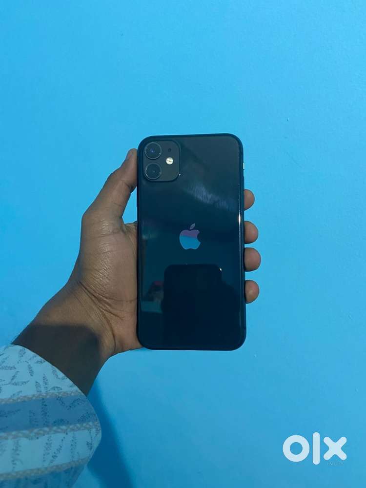 Iphone 11 128gb BH-70% with box and charger
