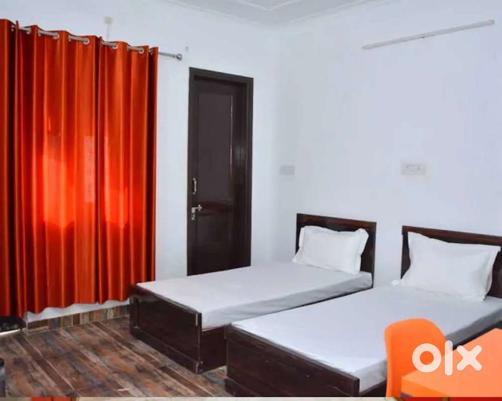 GIRLS PG ROOMS IN BUDGET IN 2500 IN UTTAM NAGAR NEAR METRO
