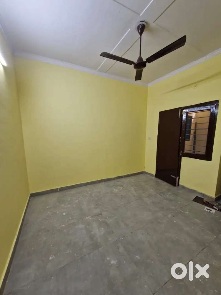 2 room and 1 room set for rent in Subhash nagar