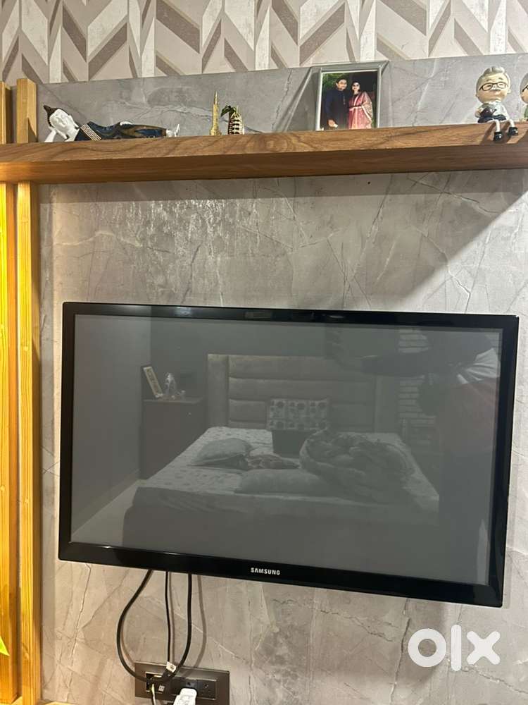 Samsung 43 inch LCD TV