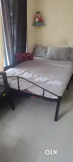 Iron cot 4*6 Broken 1side
