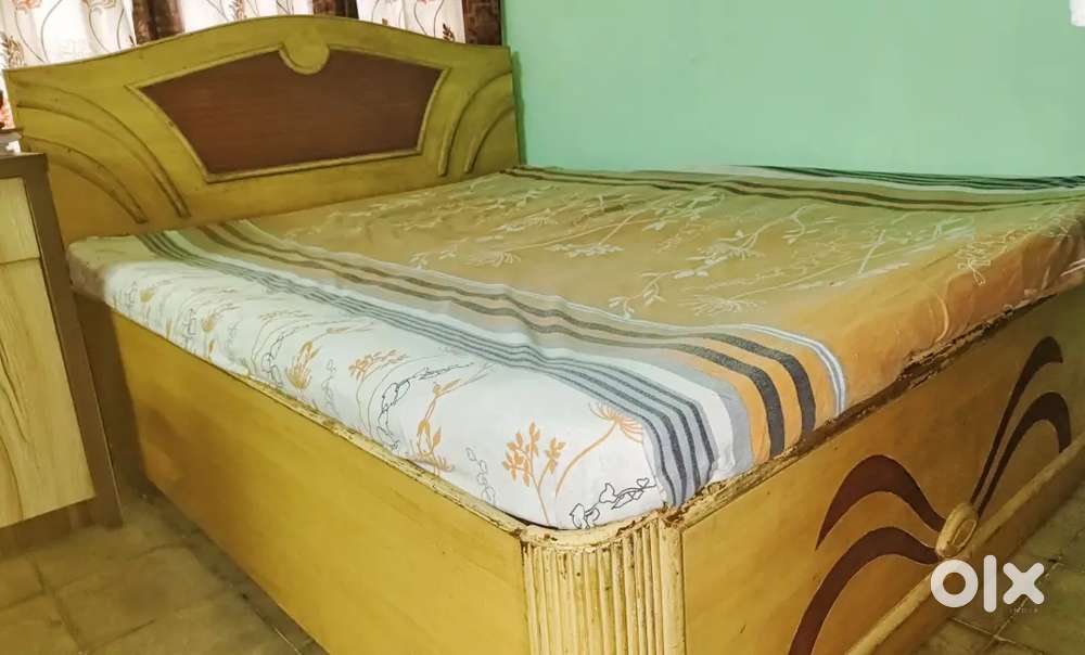 Wooden Bed Size 5 X 6