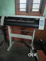 Vinyl sticker cutting machine