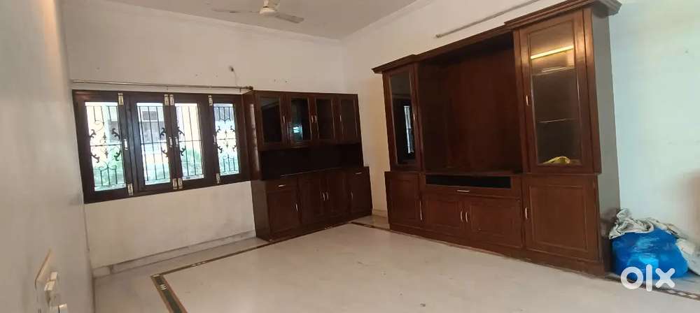 COMMERCIAL 4BHK DUPLEX FOR RENT IN BANJARA HILLS ROAD NO-11