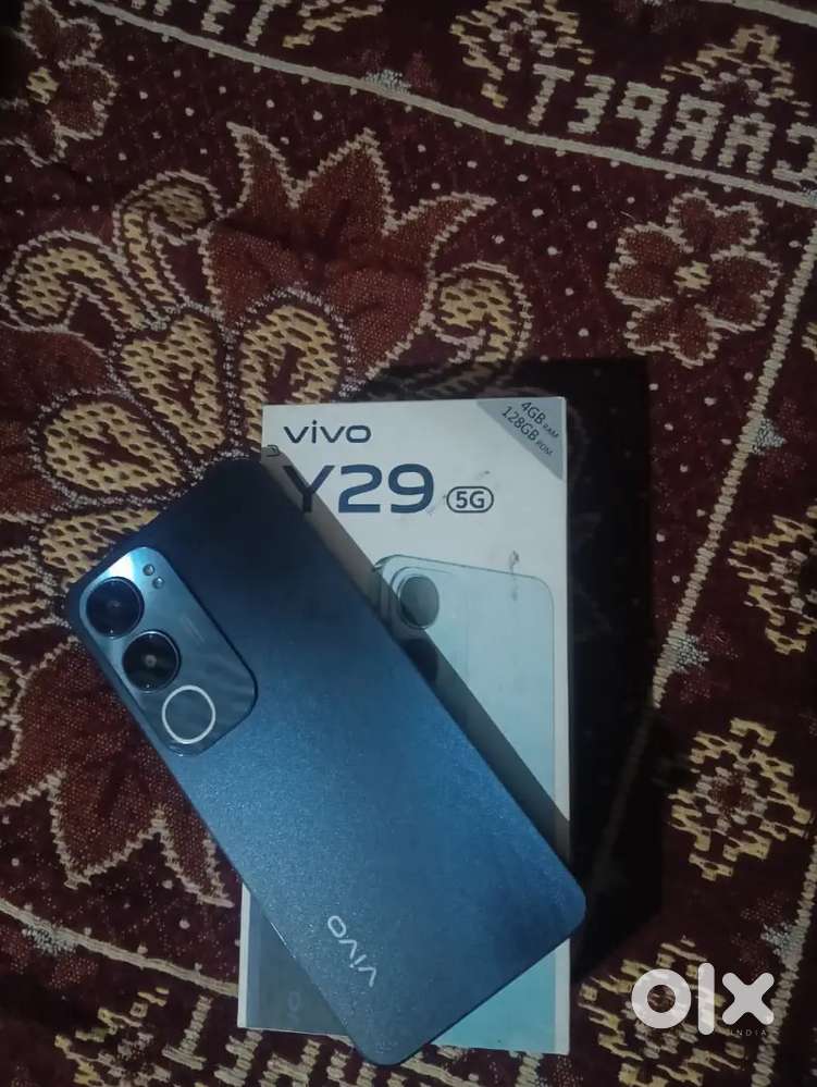 Vivo y29 5g . 4GB +4GB .128GB room