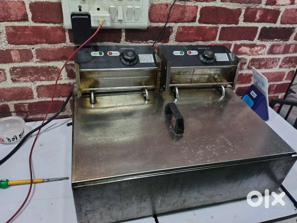 DEEP FRYER SELL URJENT FIX PRICE NO BARGAINING