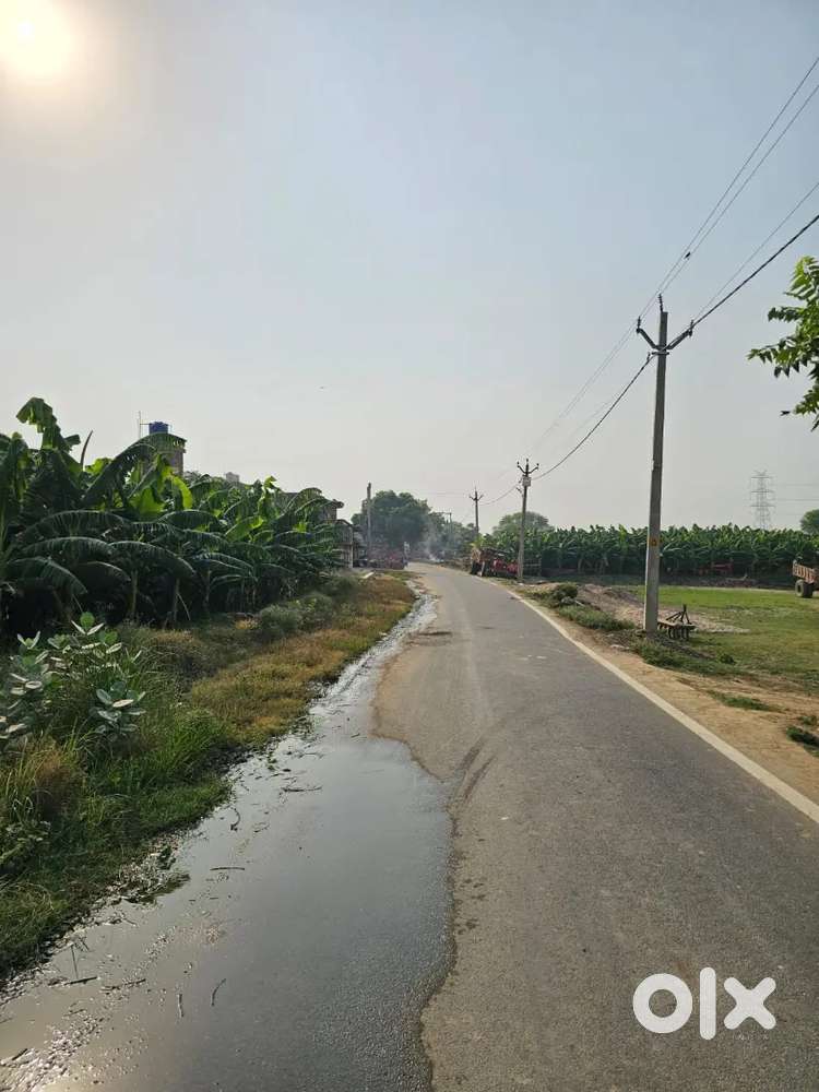 Asraval me petrol tanki ke pass prayagraj