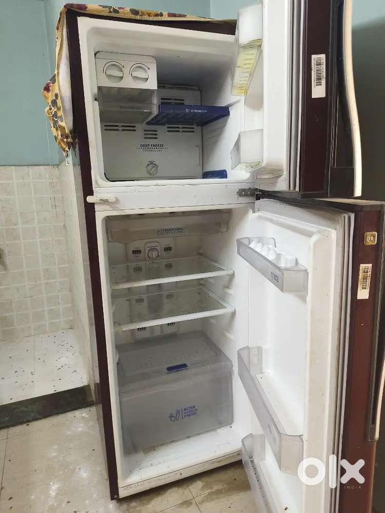 Whirlpool fridge in working condition
