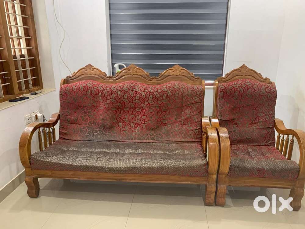 Wooden Sofa Set for Sale – 3+1+1 Seater with Cushions