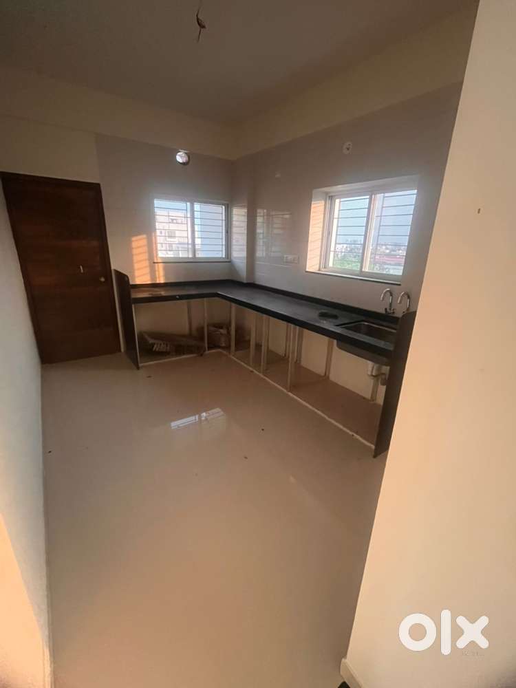 3 BHK NEWLY FLAT IN MANEWADA LOCATION .