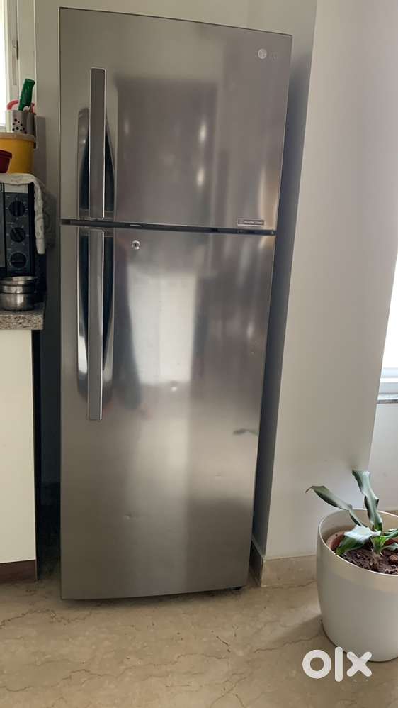 LG 3-star 335 litre double door frost free Refrigerator