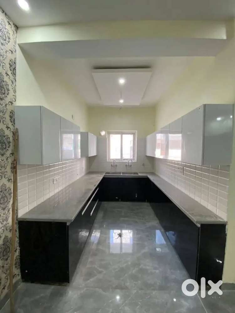 3 bhk flat 1300 sq ft  with   ro chimney  for sale in Peermchulla