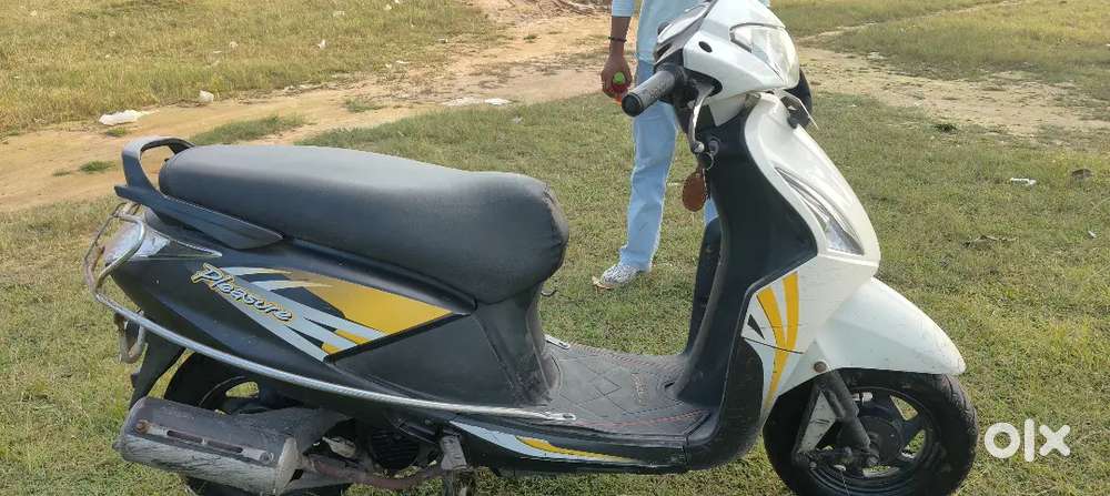 Selling Pleasure Scooty