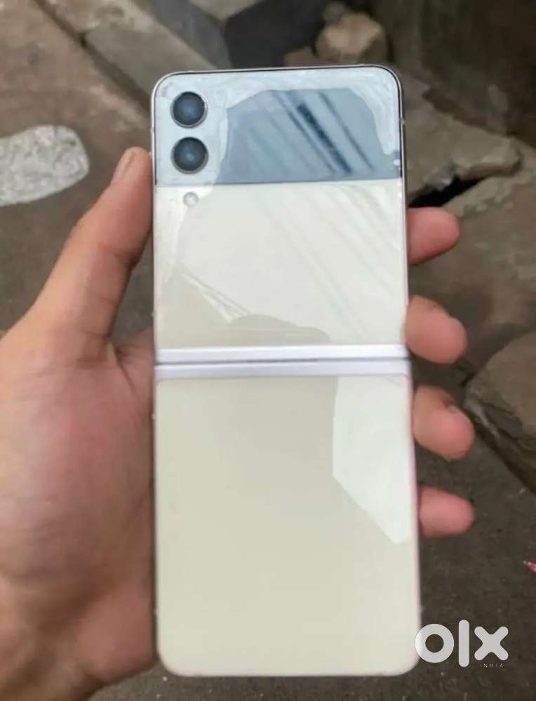 Samsung z flip 3 ander ka display band bhar ka chalo hai